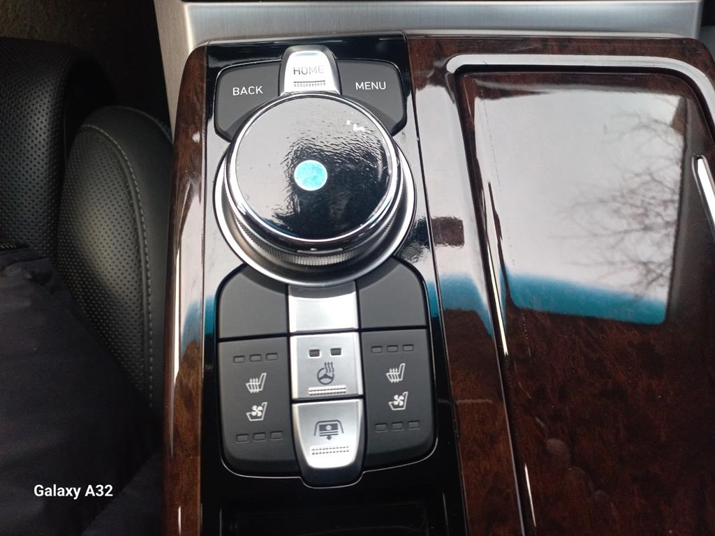 Genesis EQ900 - Vista 10