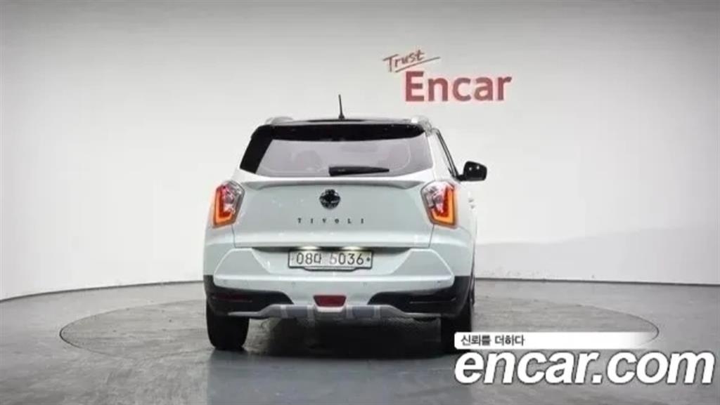 Ssangyong Tivoli - Vista 4