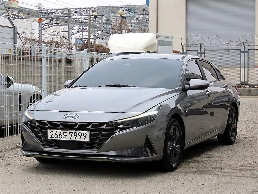 HYUNDAI Avante - Vista 2