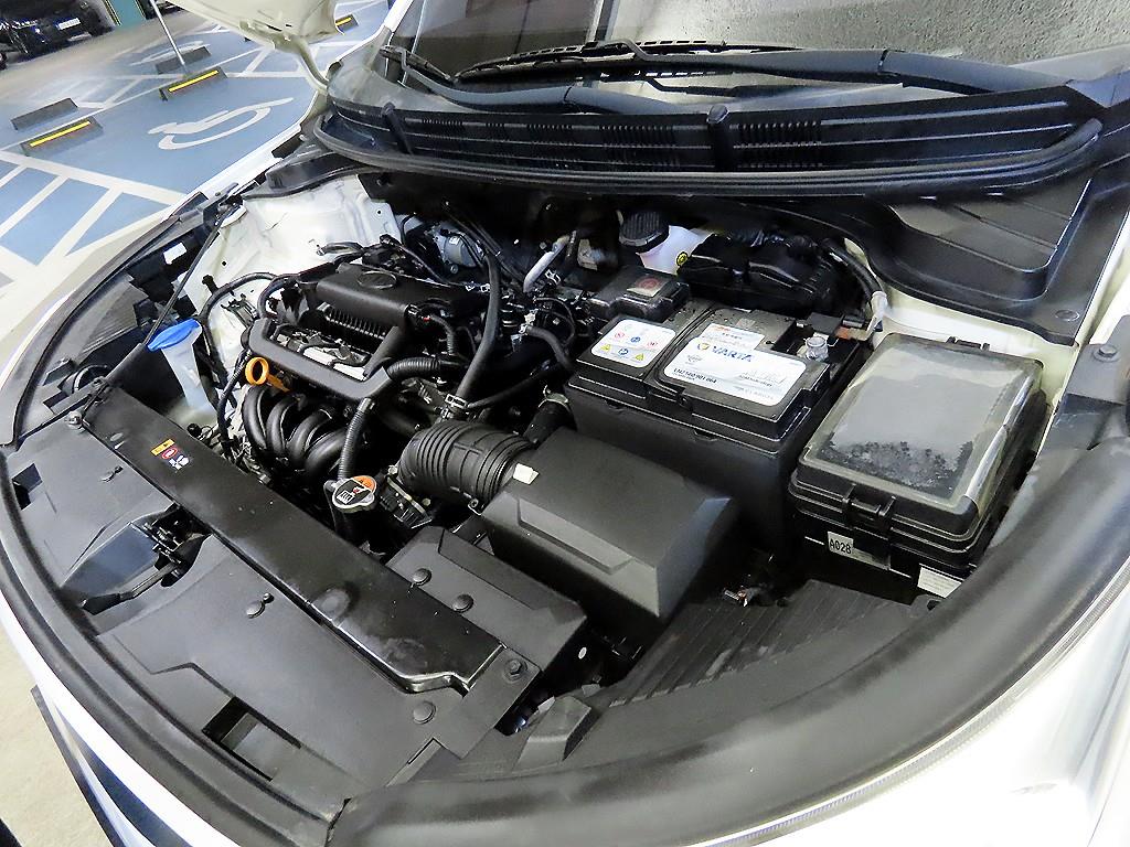 KIA Stonic 2018 Blanco - Importación desde Corea - HF Imports Iquique - Foto 19