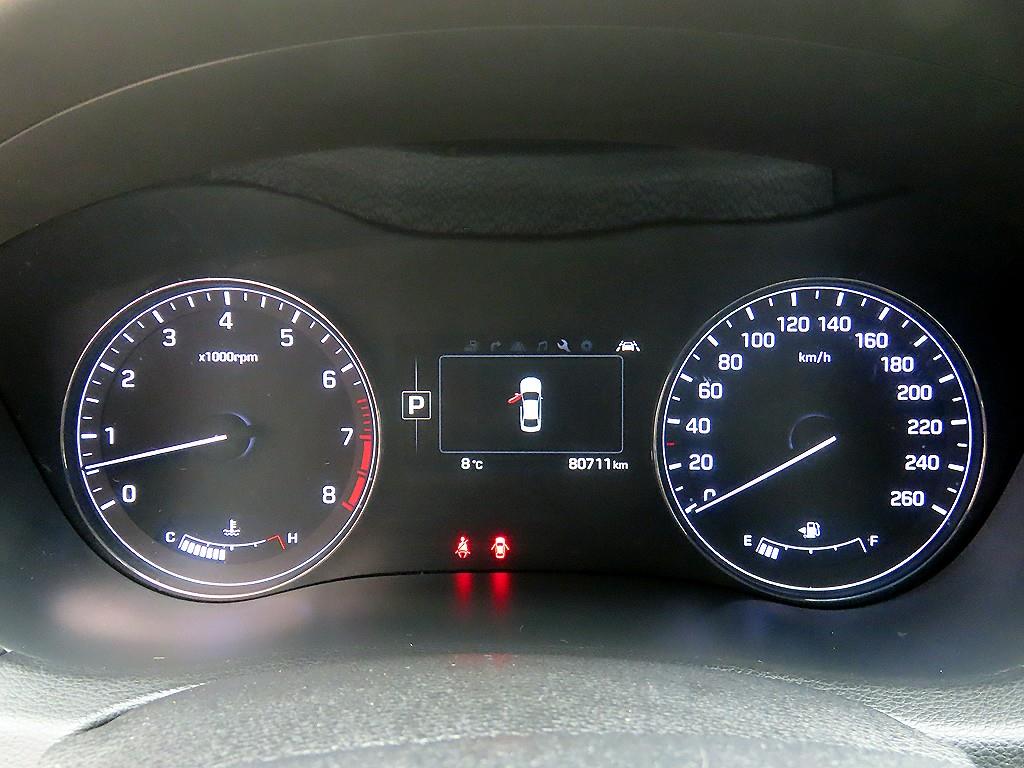 HYUNDAI Genesis - Vista 9