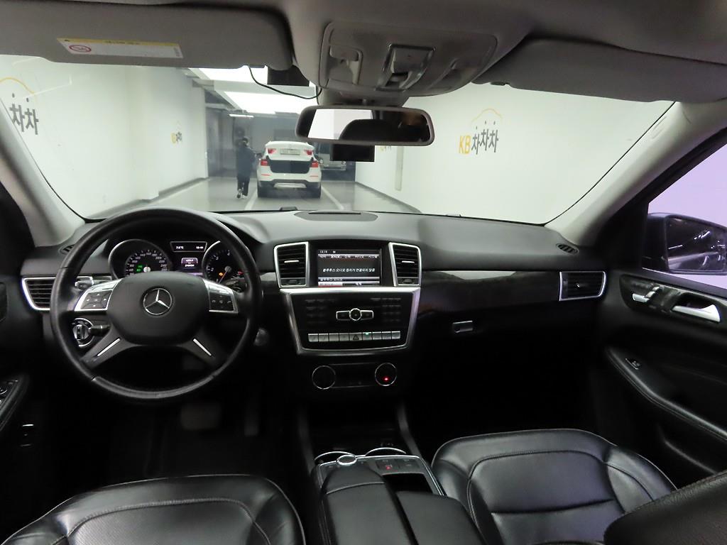 Mercedes Benz M Class - Vista 6