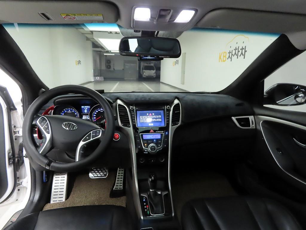 HYUNDAI i30 - Vista 7