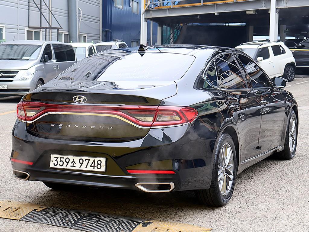 HYUNDAI Grandeur - Vista 7