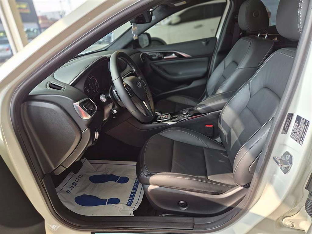 Infiniti Q - Vista 6