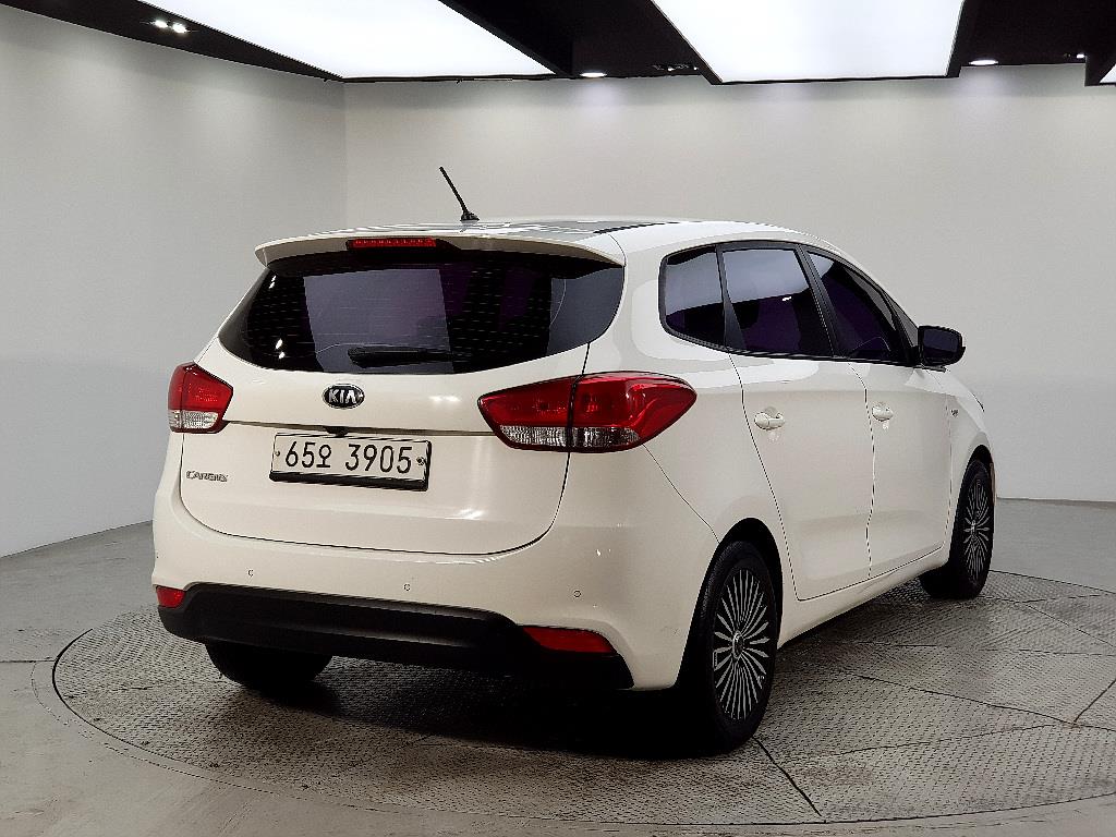 KIA Carens - Vista 4