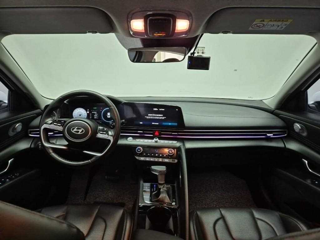 HYUNDAI Avante - Vista 7