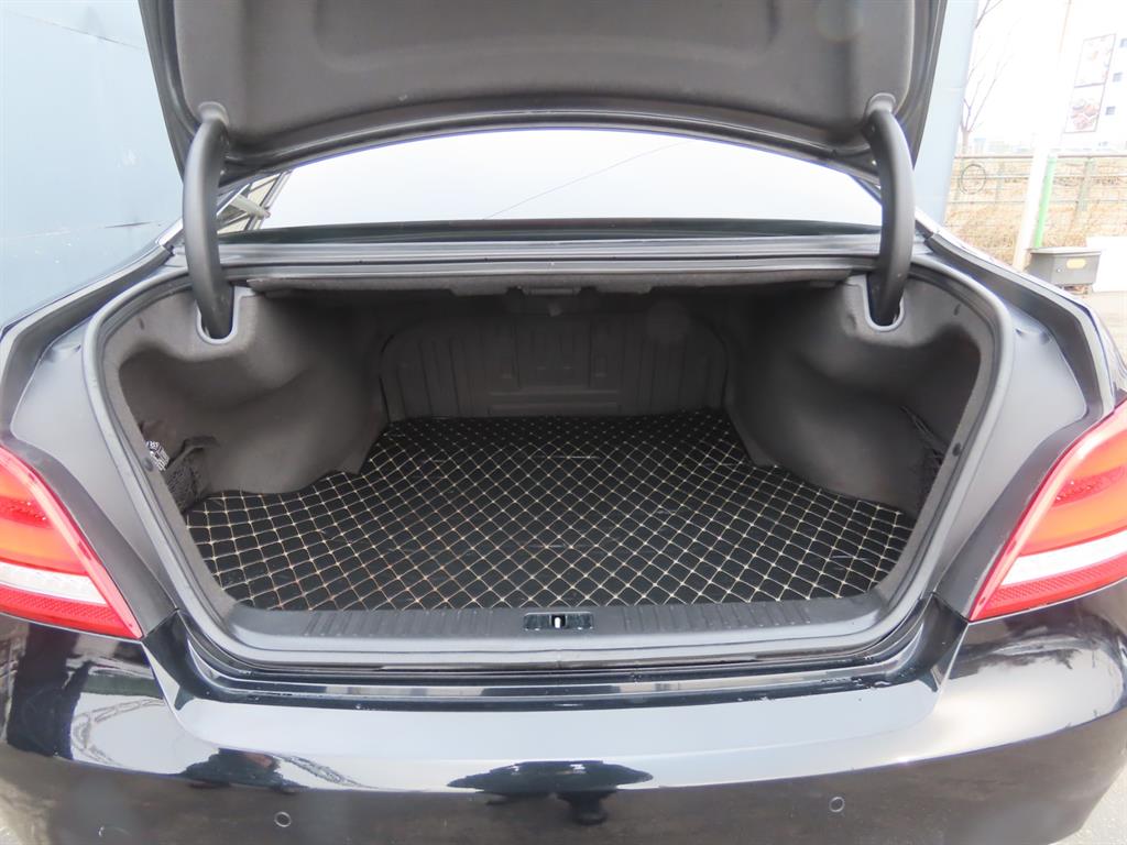 HYUNDAI Equus - Vista 9