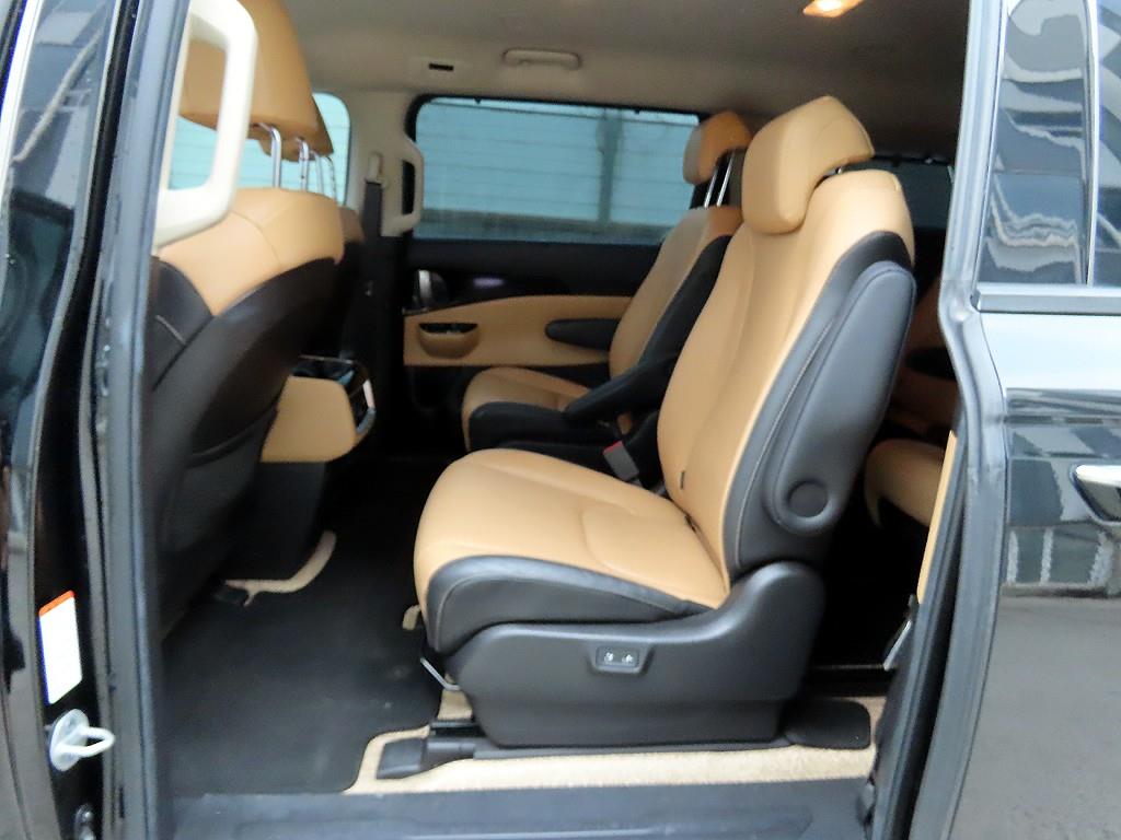 KIA Carnival - Vista 6