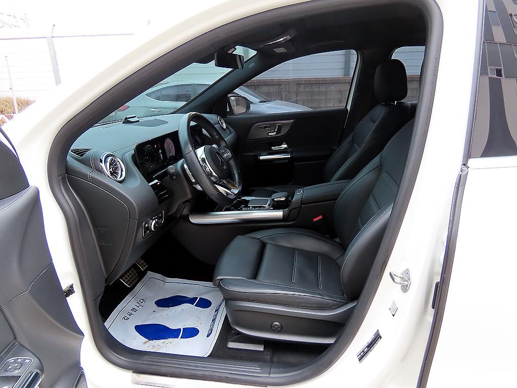 Mercedes Benz EQA - Vista 5