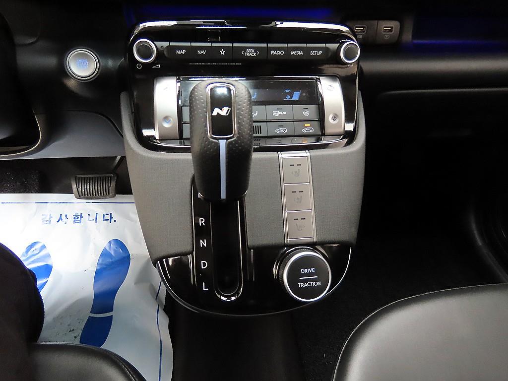 HYUNDAI Casper - Vista 8