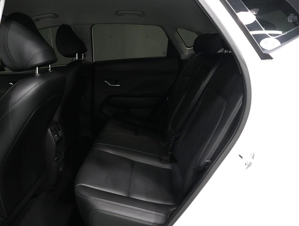 HYUNDAI Kona - Vista 10