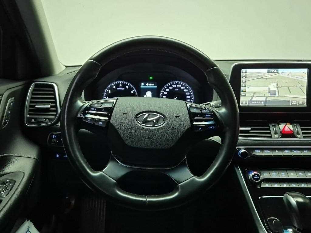 HYUNDAI Grandeur - Vista 9