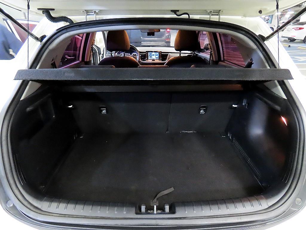 KIA Stonic 2018 Blanco - Importación desde Corea - HF Imports Iquique - Foto 18