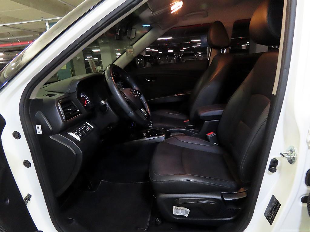 Ssangyong Tivoli - Vista 6