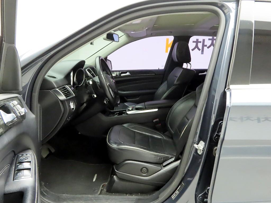 Mercedes Benz M Class - Vista 12