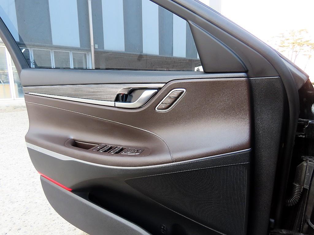 HYUNDAI Grandeur - Vista 11