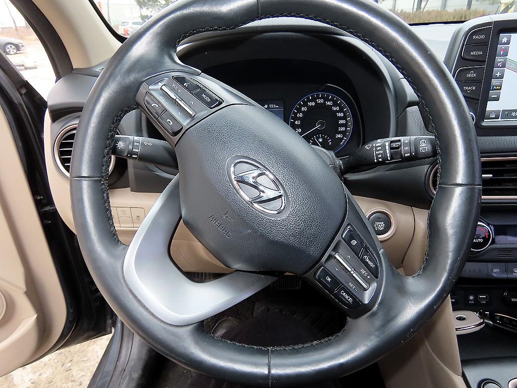 HYUNDAI Kona - Vista 8