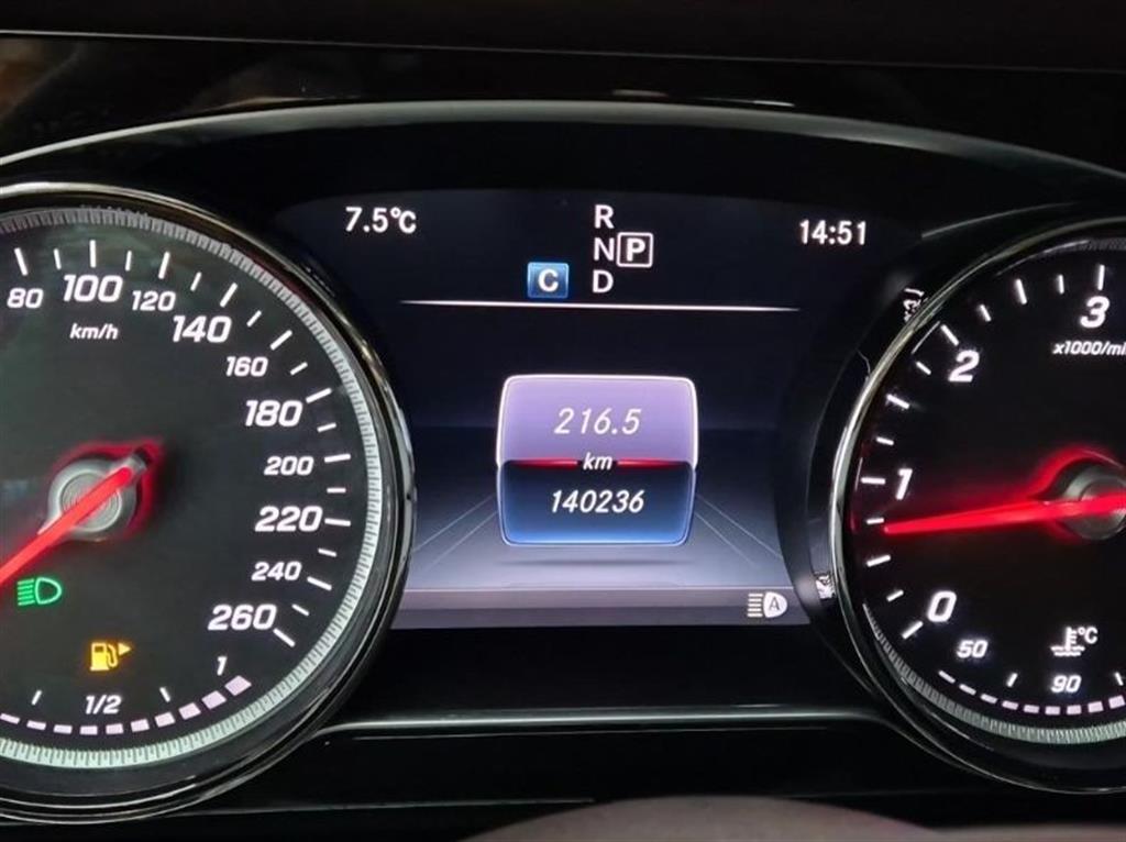 Mercedes Benz E class - Vista 6