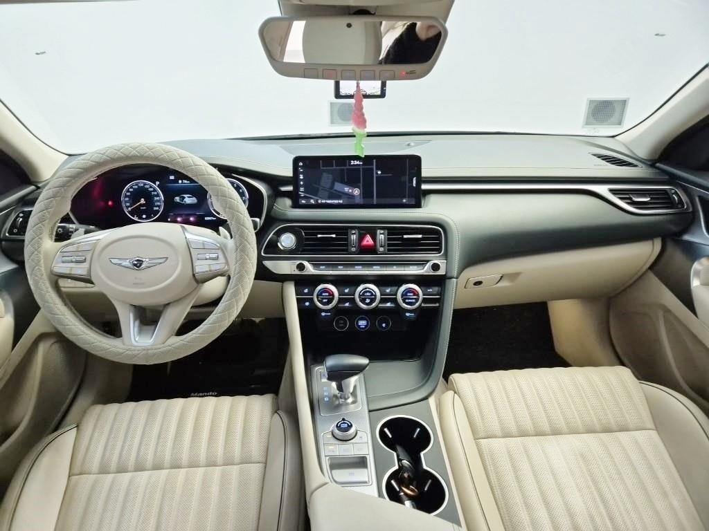 Genesis G70 - Vista 6