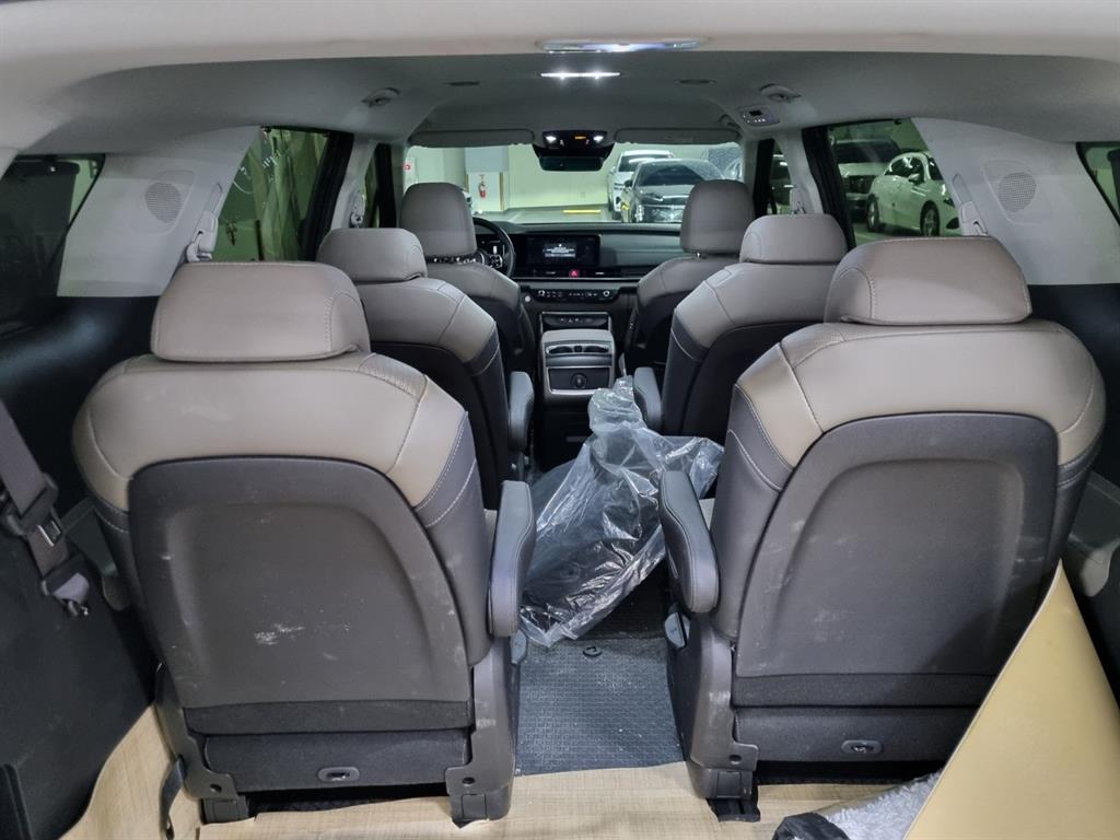 KIA Carnival - Vista 6