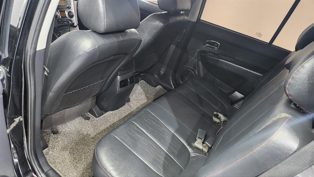 KIA Carens - Vista 8