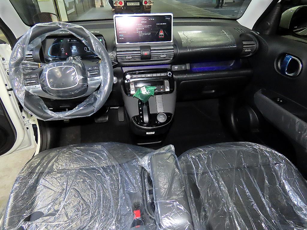 HYUNDAI Casper - Vista 10