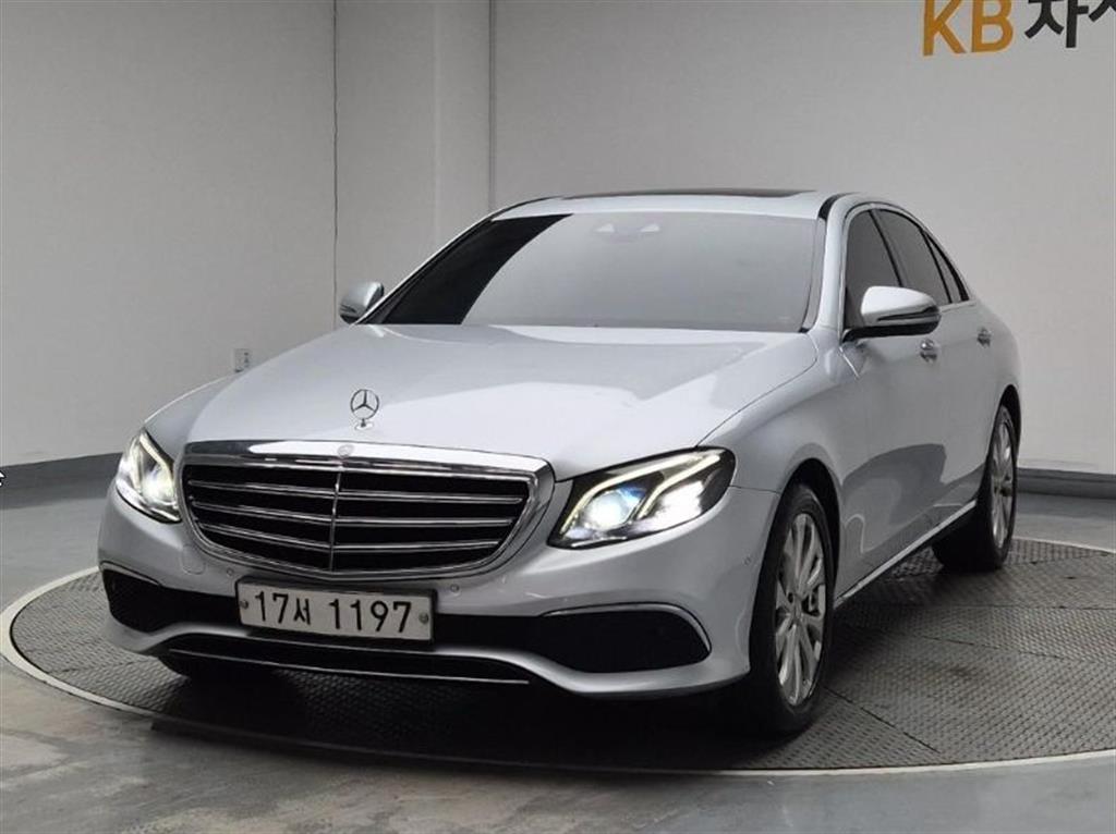 Mercedes Benz E class 2017 Plateado - Importación desde Corea - HF Imports Iquique - Foto 1