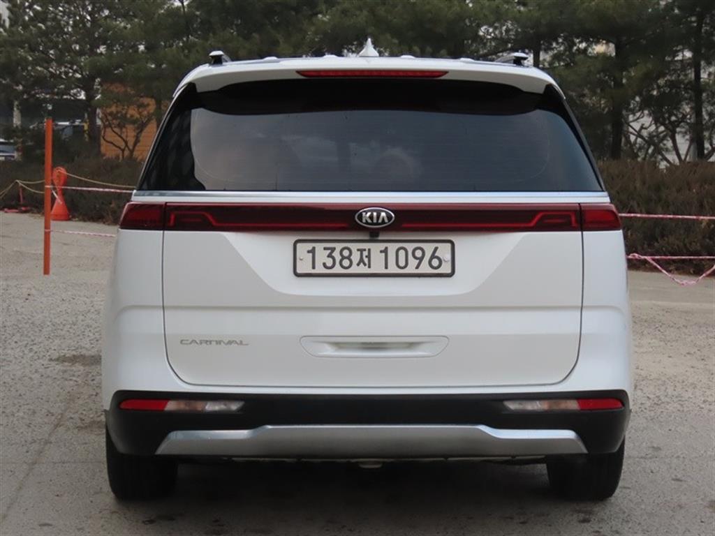 KIA Carnival - Vista 7