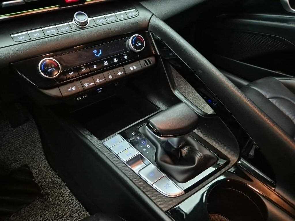 HYUNDAI Avante - Vista 8