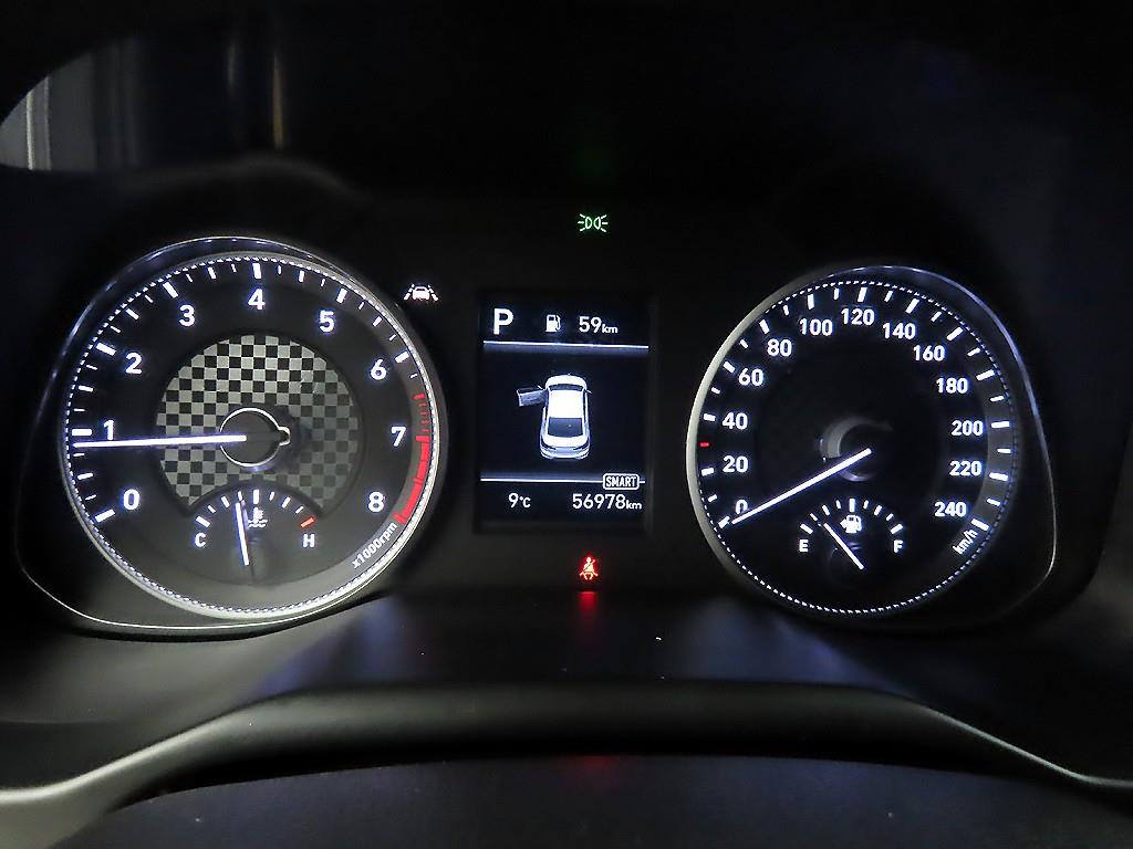 HYUNDAI Avante - Vista 8