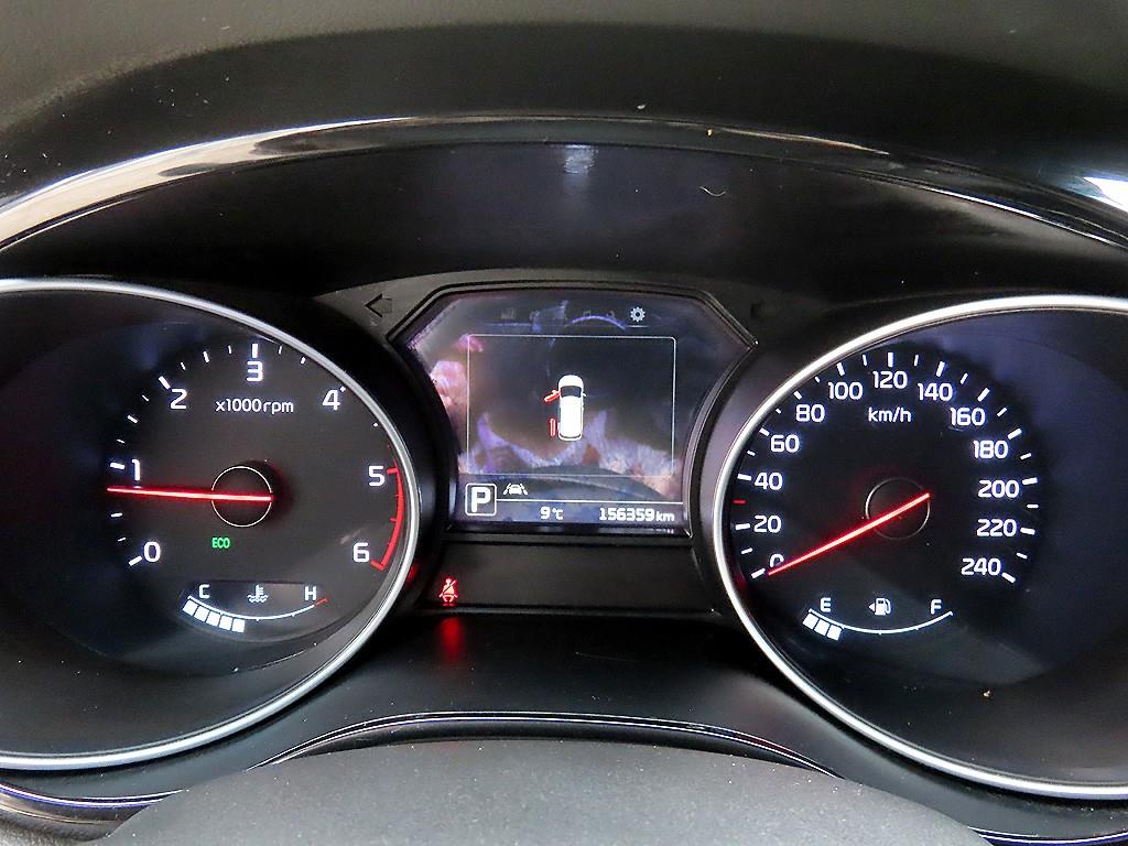 KIA Carnival - Vista 9