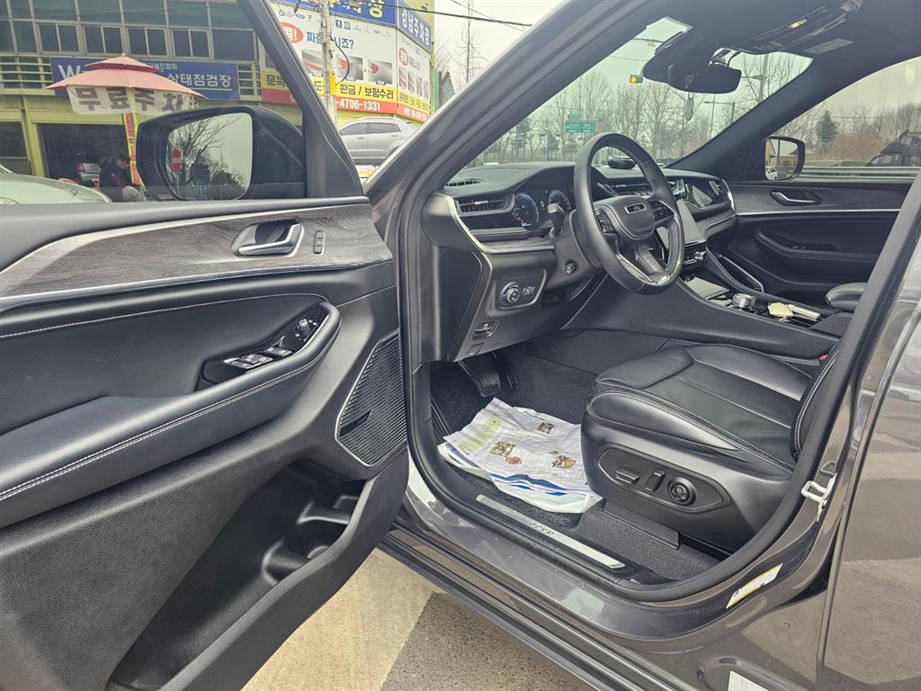 Jeep Cherokee - Vista 9