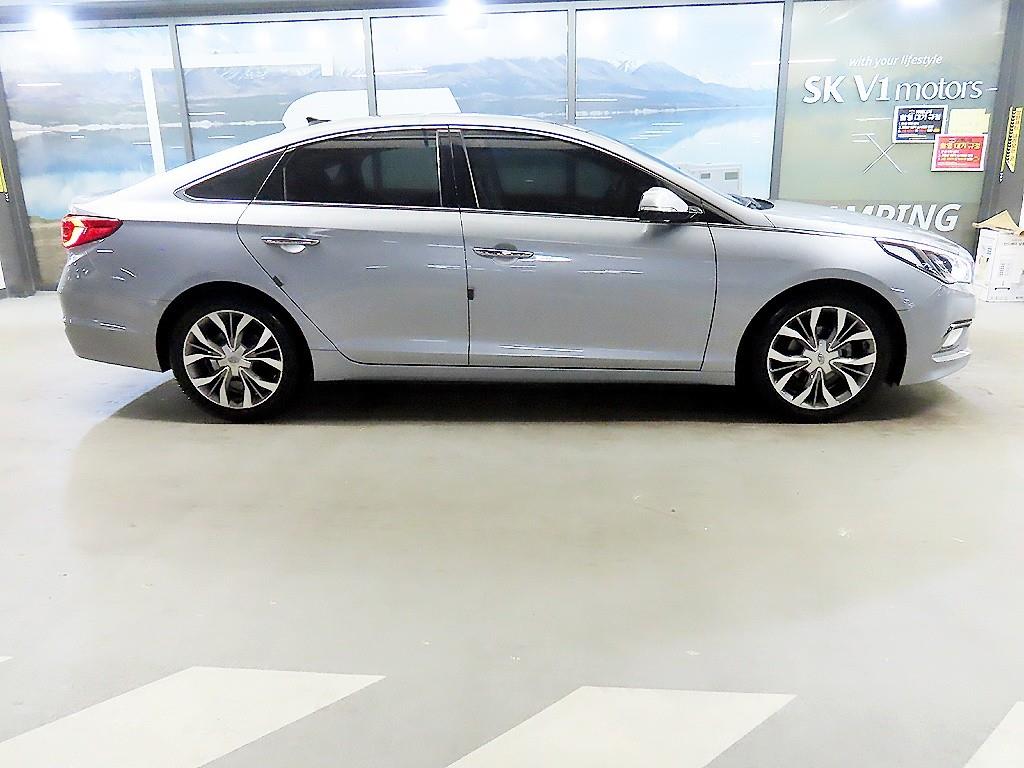 HYUNDAI Sonata - Vista 3