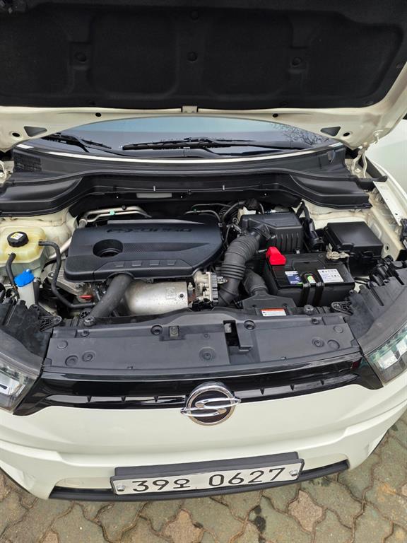 Ssangyong Tivoli - Vista 9