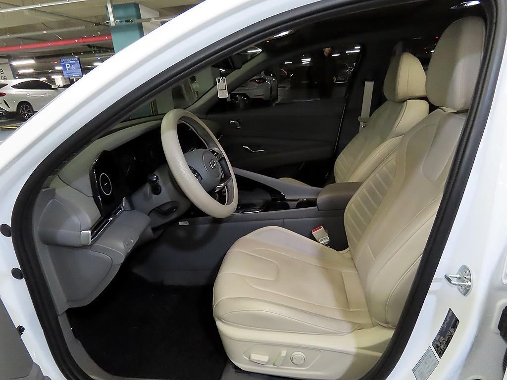 HYUNDAI Avante - Vista 6