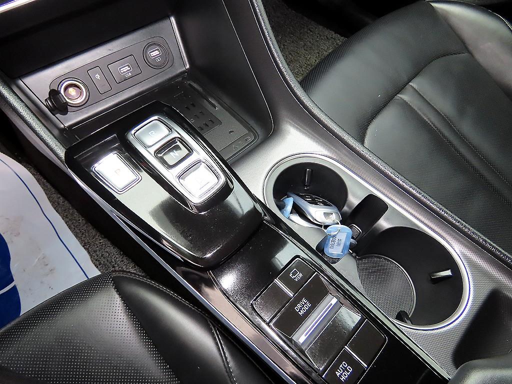 HYUNDAI Sonata - Vista 10