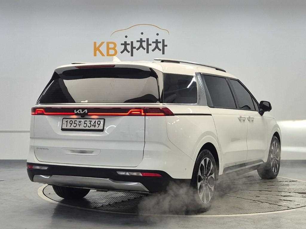 KIA Carnival - Vista 3