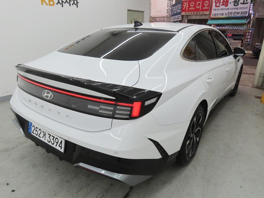 HYUNDAI Sonata - Vista 3