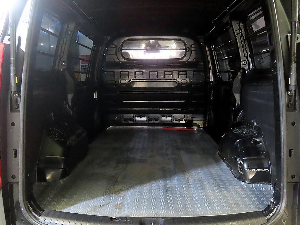 HYUNDAI Staria 2022 Negro - Importación desde Corea - HF Imports Iquique - Foto 18