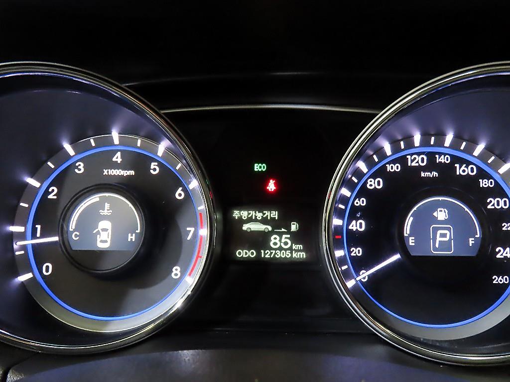 HYUNDAI Sonata - Vista 9