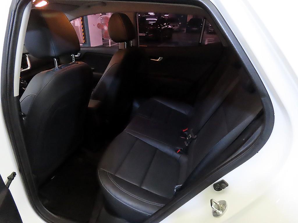 KIA Stonic - Vista 7
