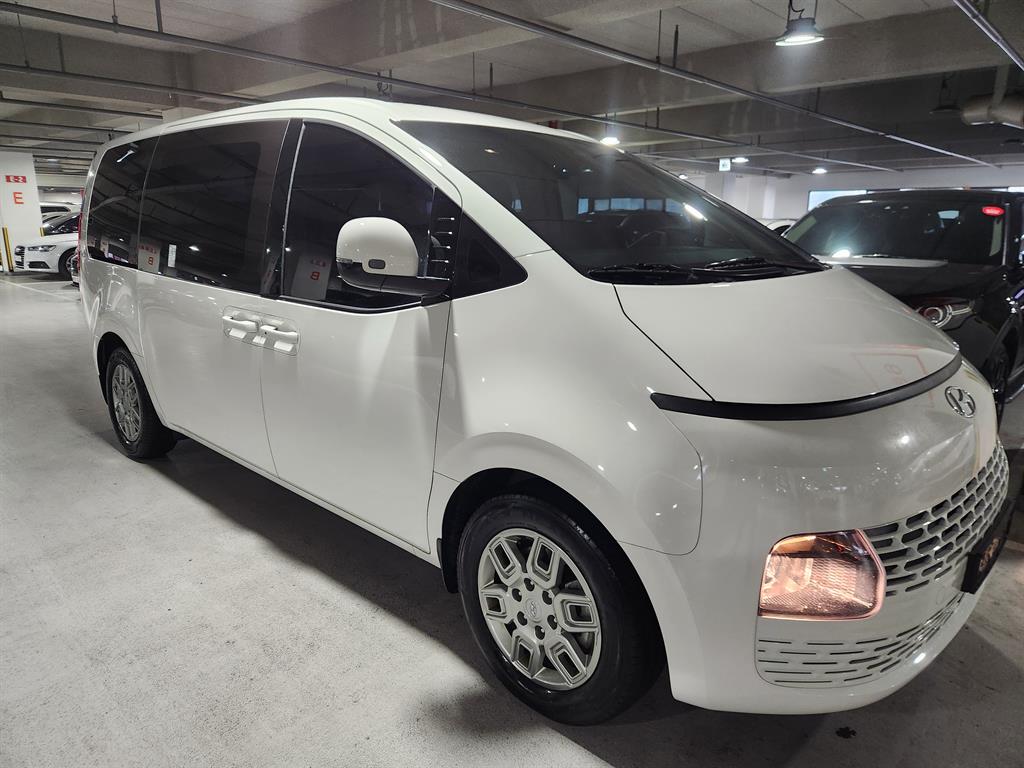 HYUNDAI Staria - Vista 2