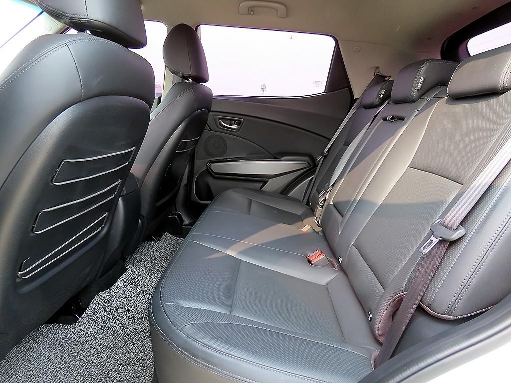 Ssangyong Tivoli - Vista 6