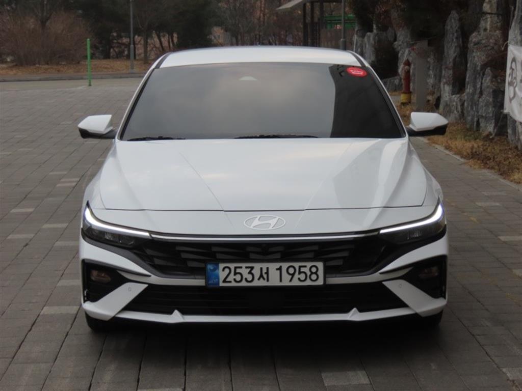 HYUNDAI Avante 2025 Blanco - Importación desde Corea - HF Imports Iquique - Foto 1