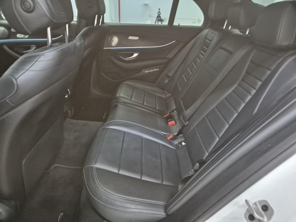 Mercedes Benz E class - Vista 12