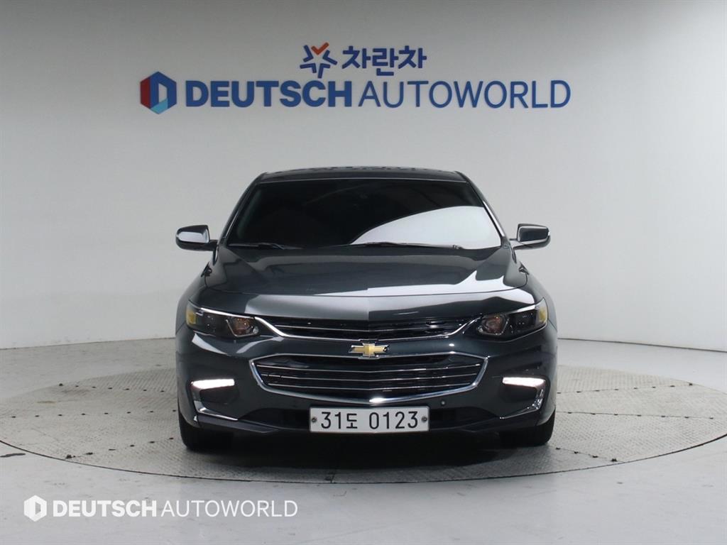 Chevrolet Malibu - Vista 3