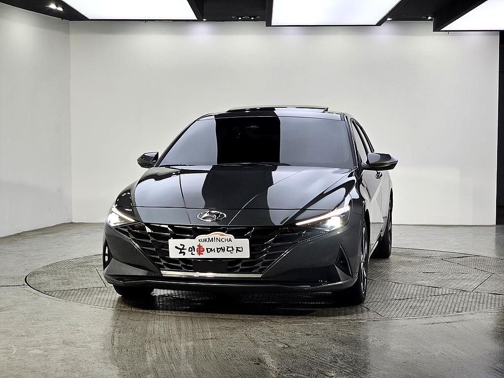 HYUNDAI Avante - Vista 2