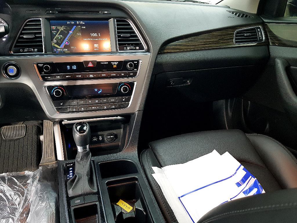 HYUNDAI Sonata - Vista 10