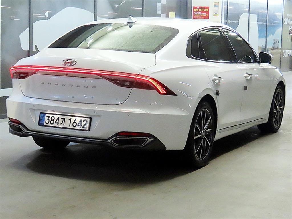 HYUNDAI Grandeur - Vista 4